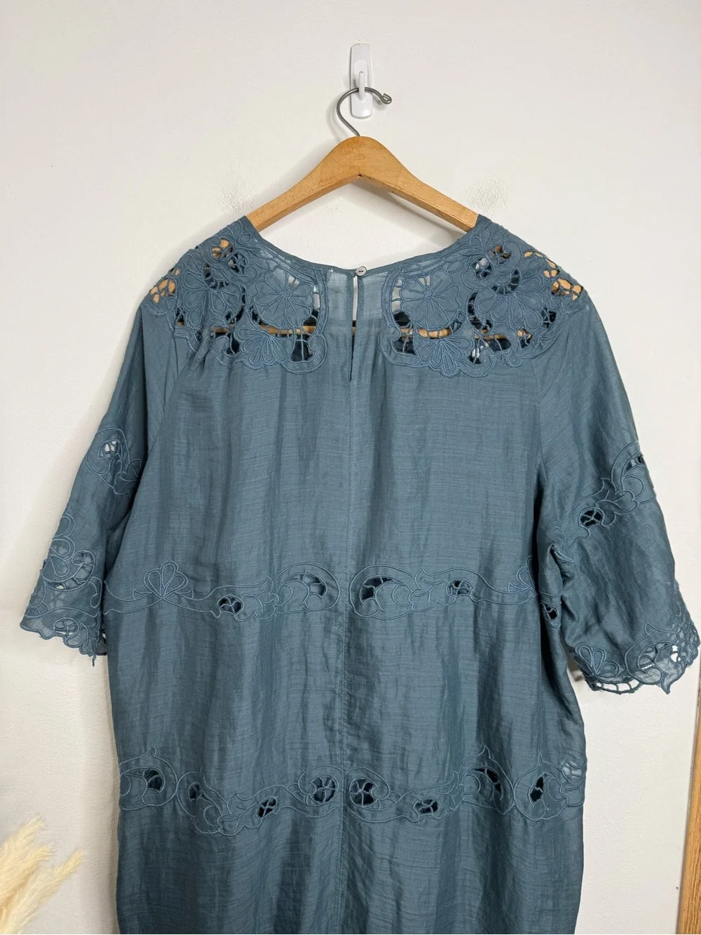 Sundance Blue Gray Embroidered Ramie Shift Dress XXL Boho Cutwork Lace Feminine